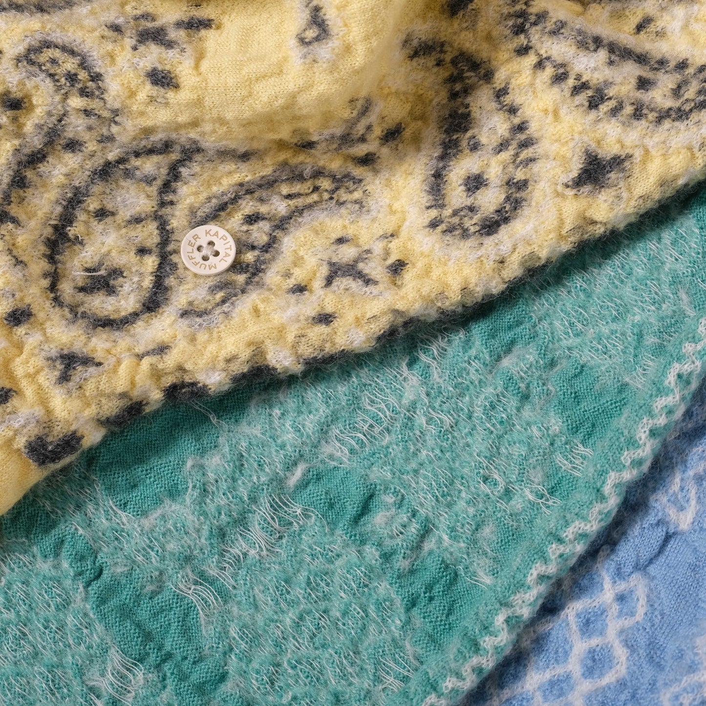 Felted Wool Pastel Bandana Cross Happy Scarf in Farbe lemon_yellow