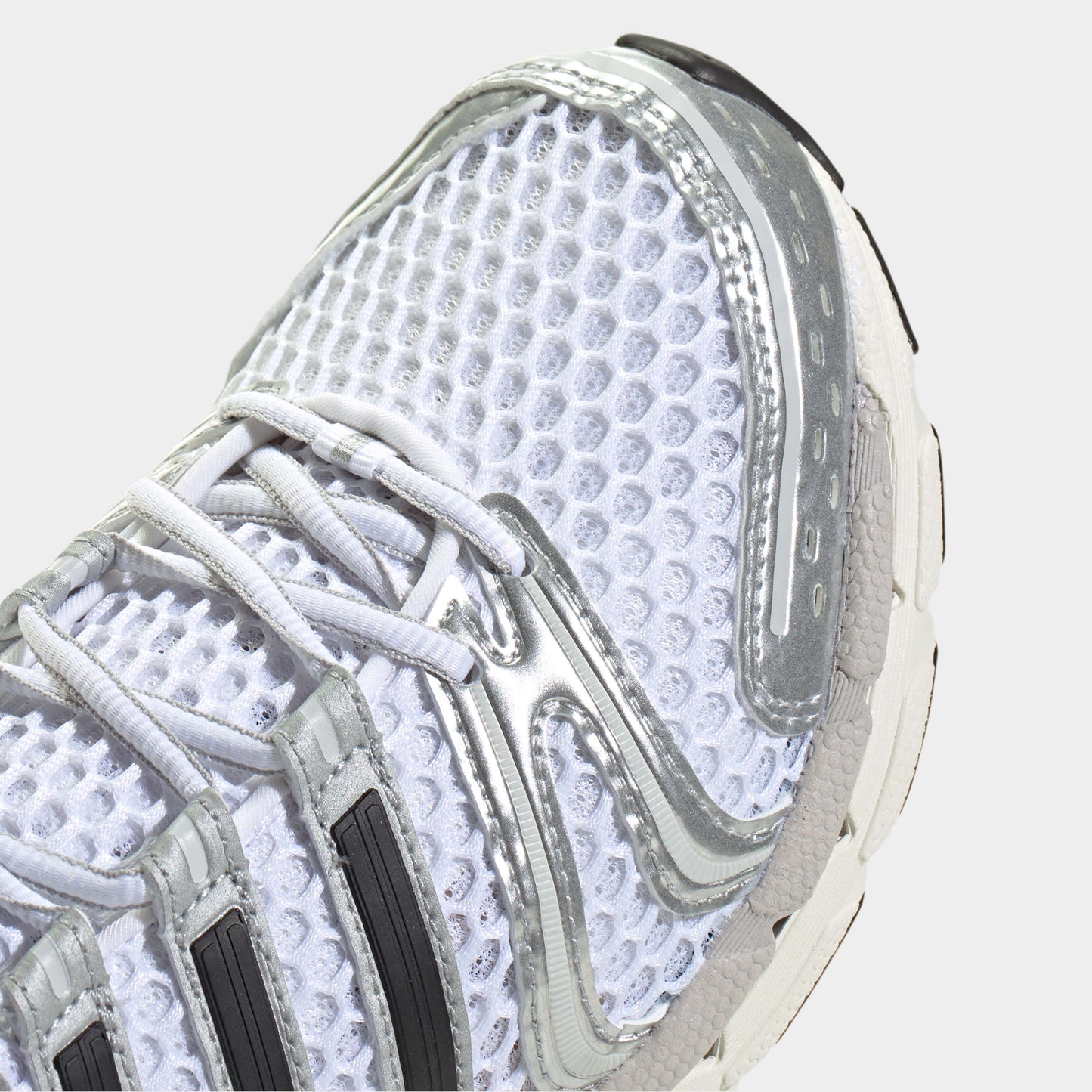 Adidas Adistar Control 5 in Farbe silvermetallic_greyone_coreblack