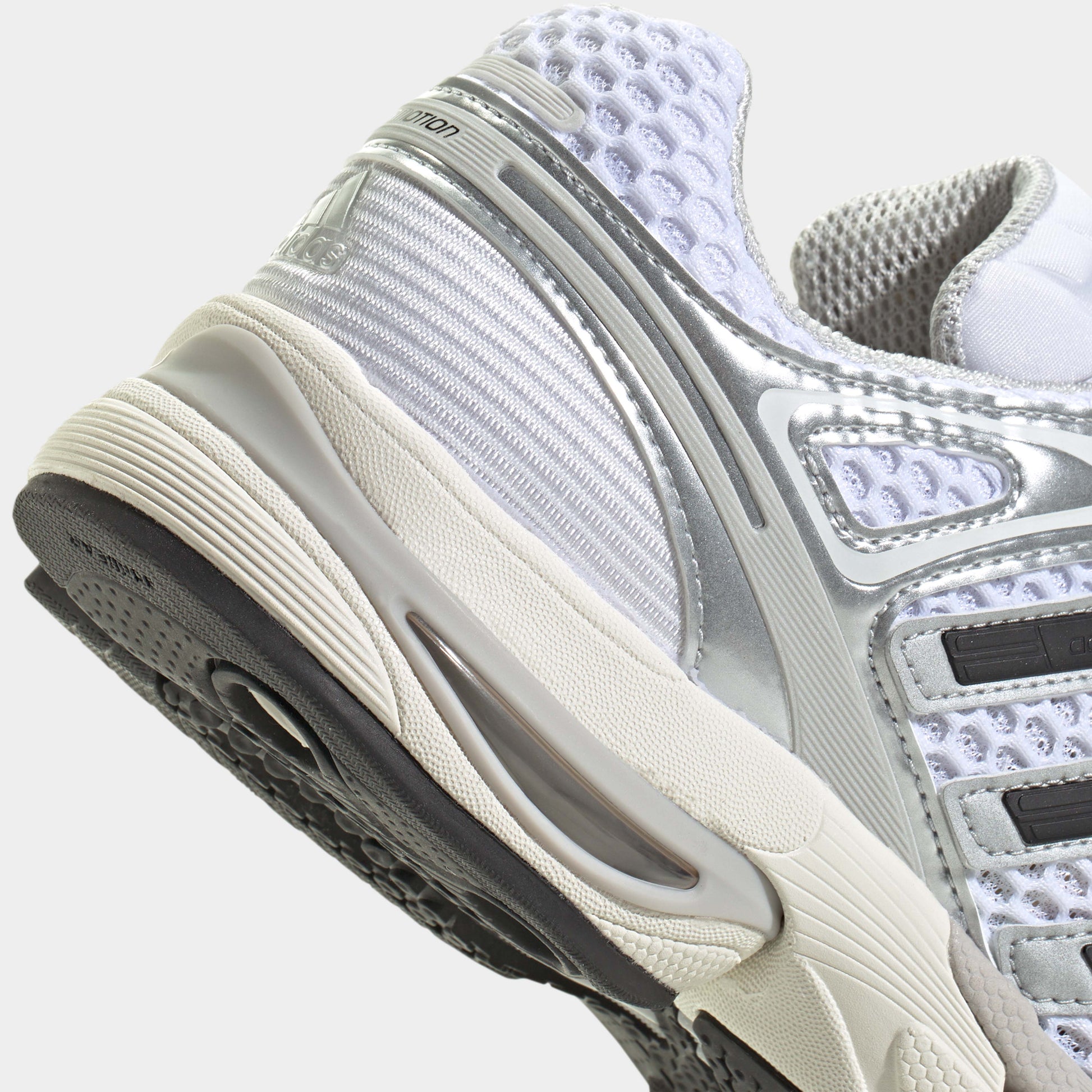 Adidas Adistar Control 5 in Farbe silvermetallic_greyone_coreblack