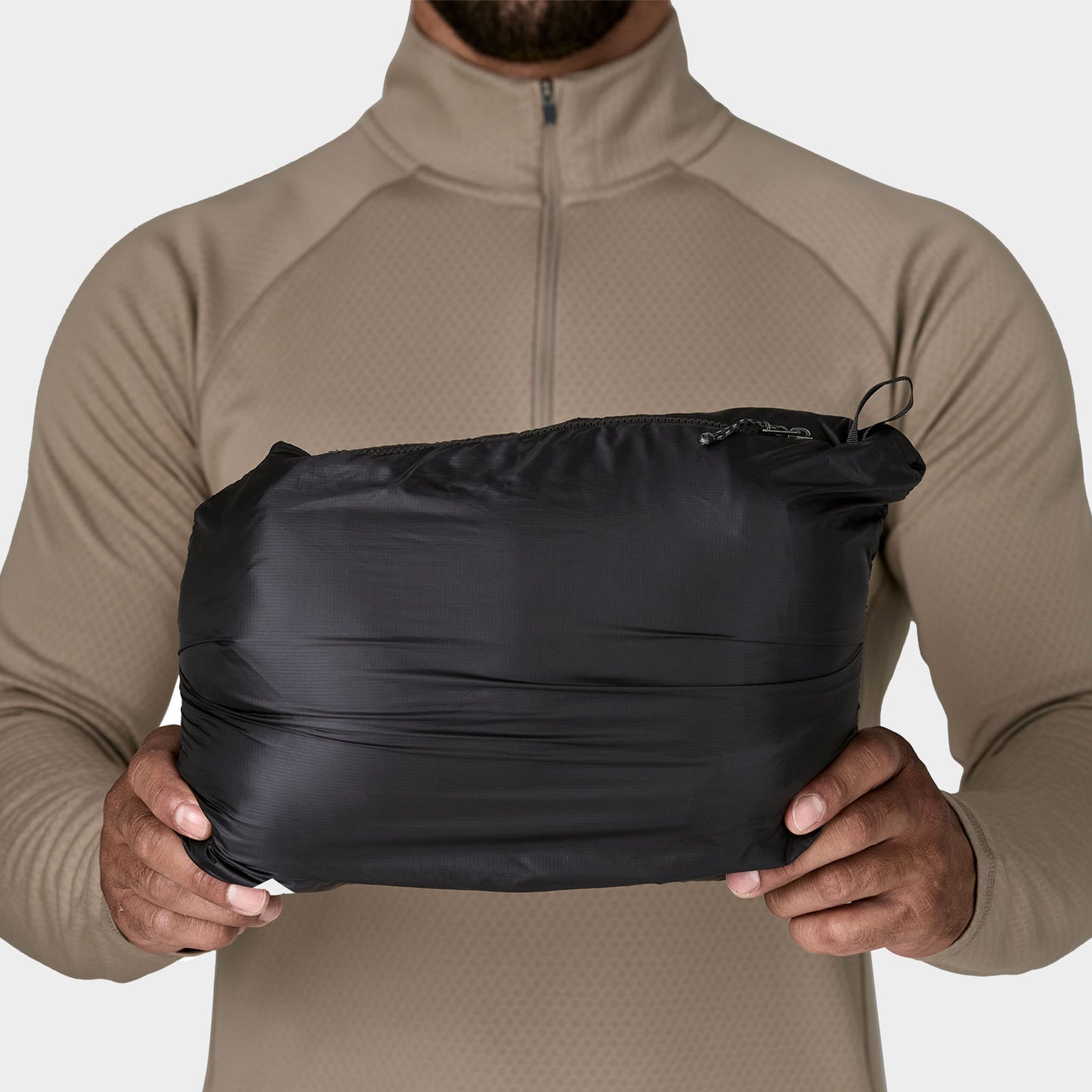 Patagonia M's Fitz Roy Down Hoody am model