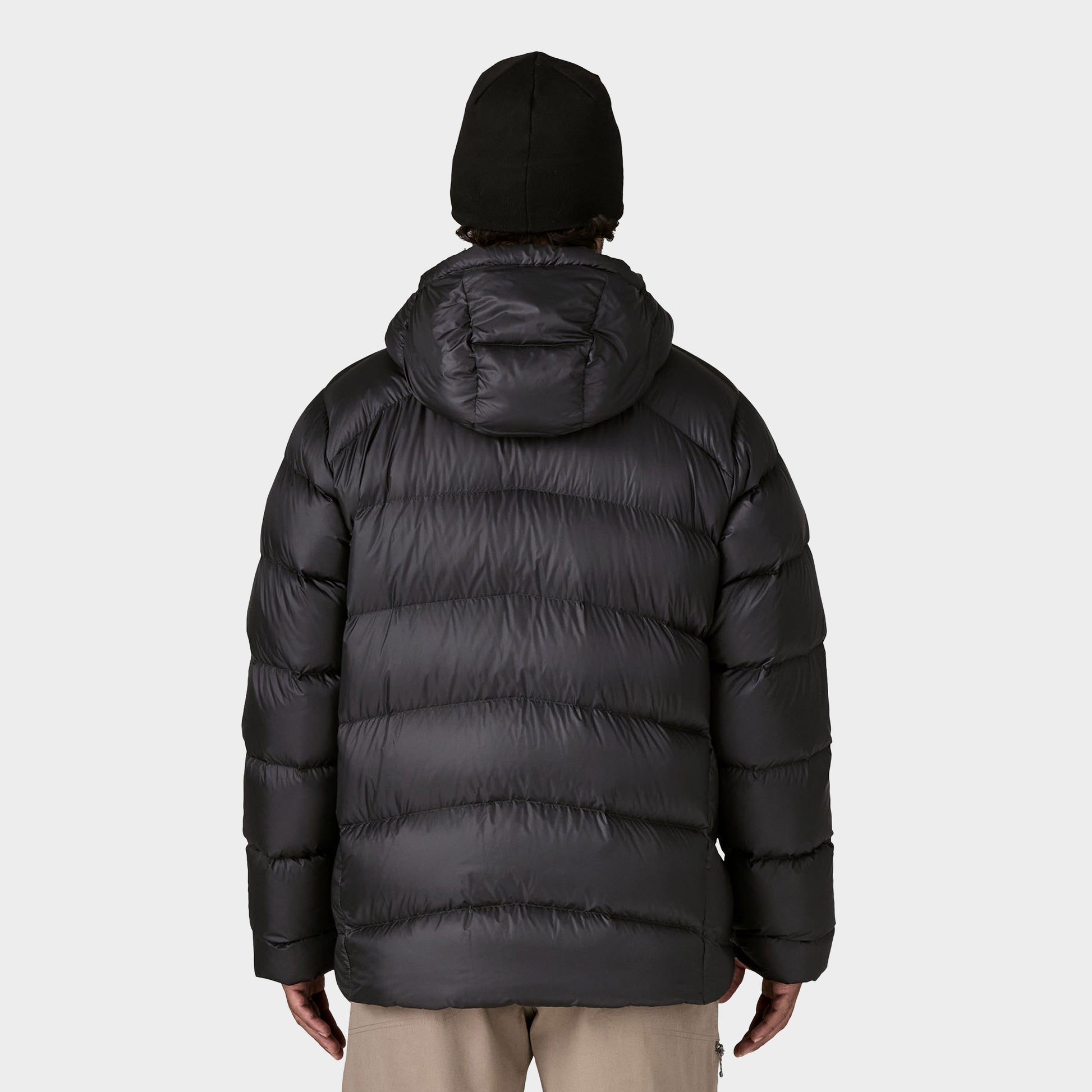 Patagonia M's Fitz Roy Down Hoody am model