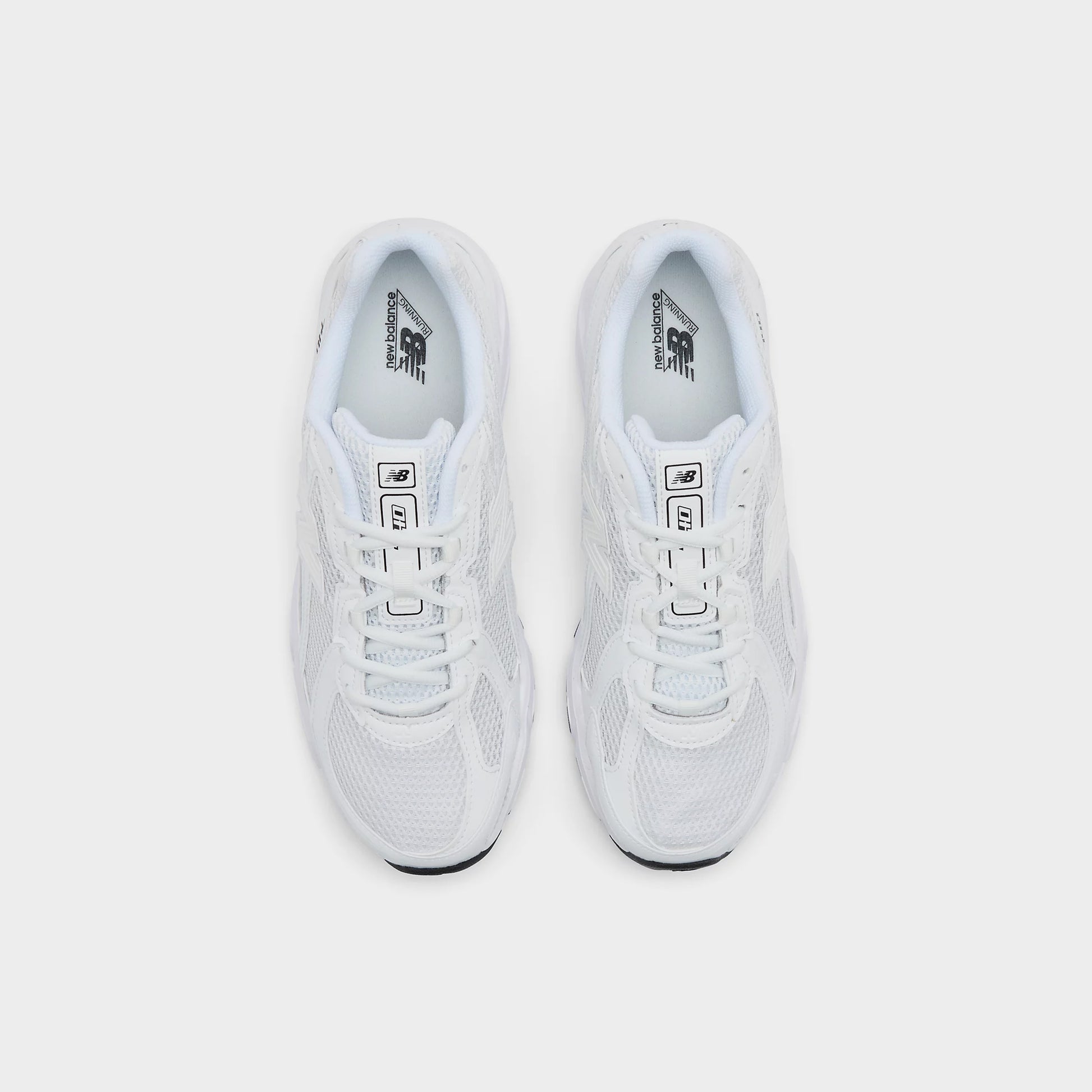 New Balance U740 WW2 in Farbe white