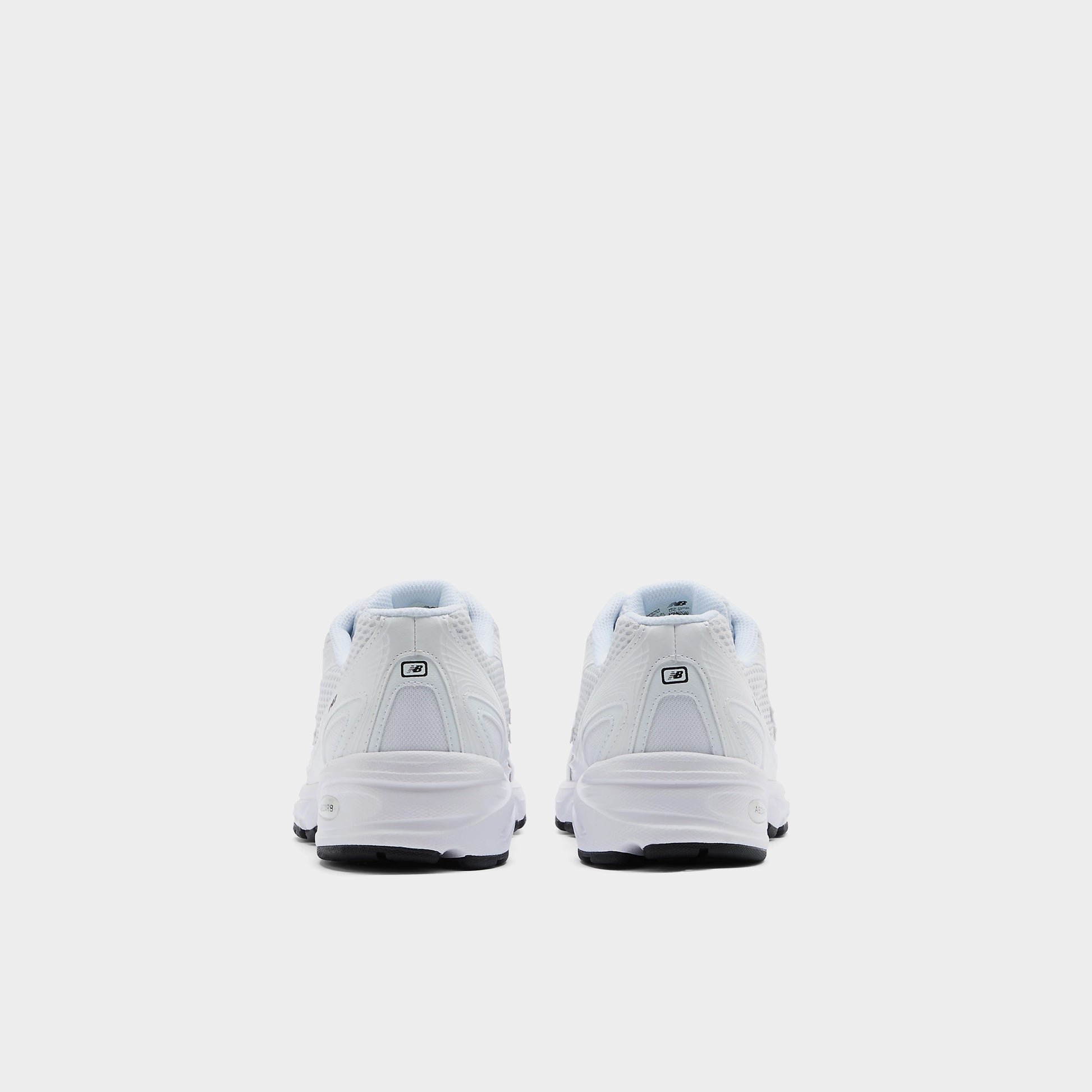 New Balance U740 WW2 in Farbe white