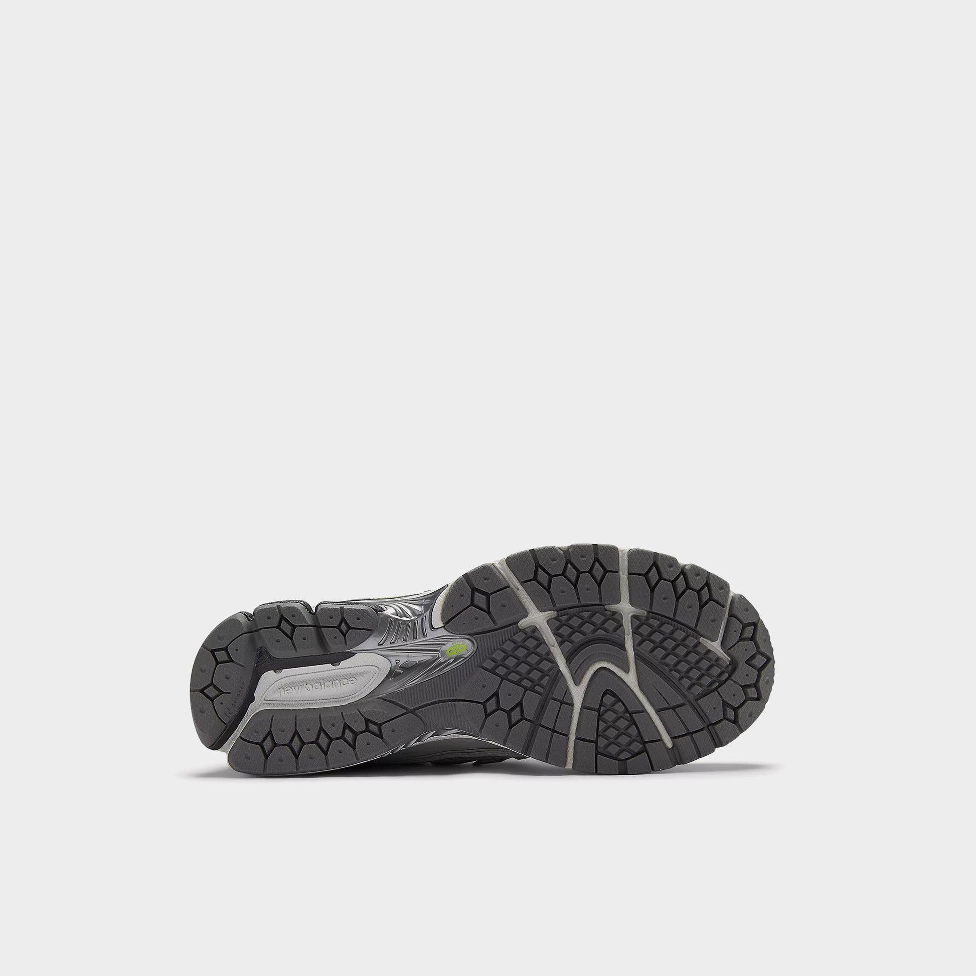 New Balance U1906R 52H in Farbe light_silver_metallic_alkaline_green