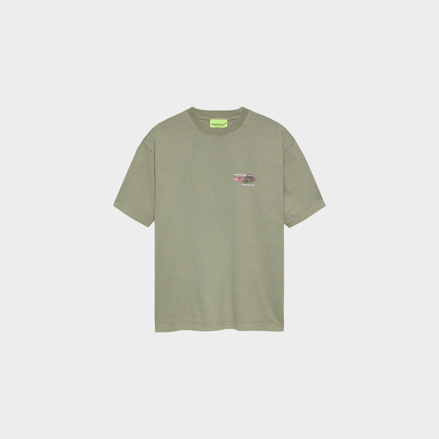 New Amsterdam Surf Association Lilies Tee in Farbe sea_grass