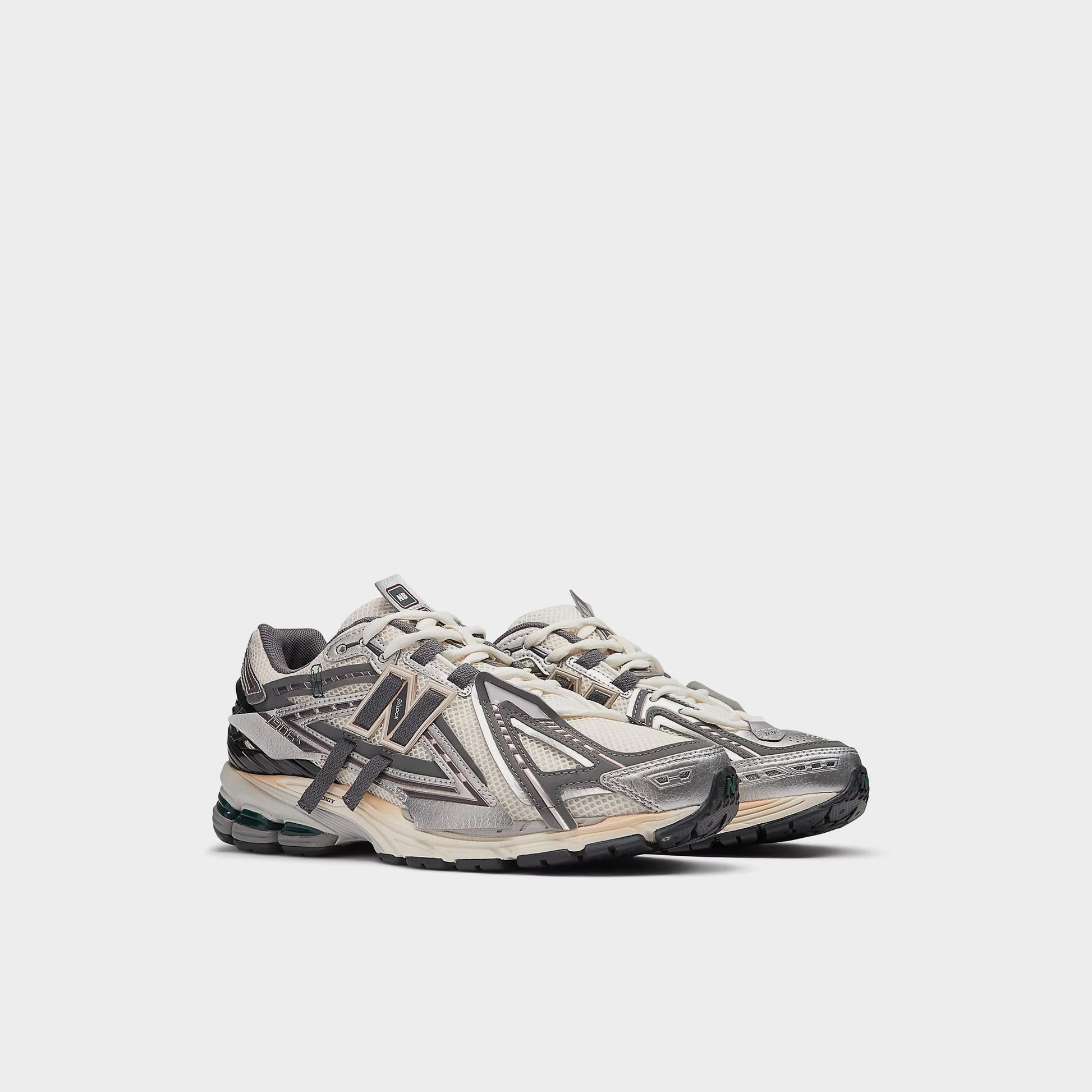 New Balance M1906 AD in Farbe silver_metallic_castlerock