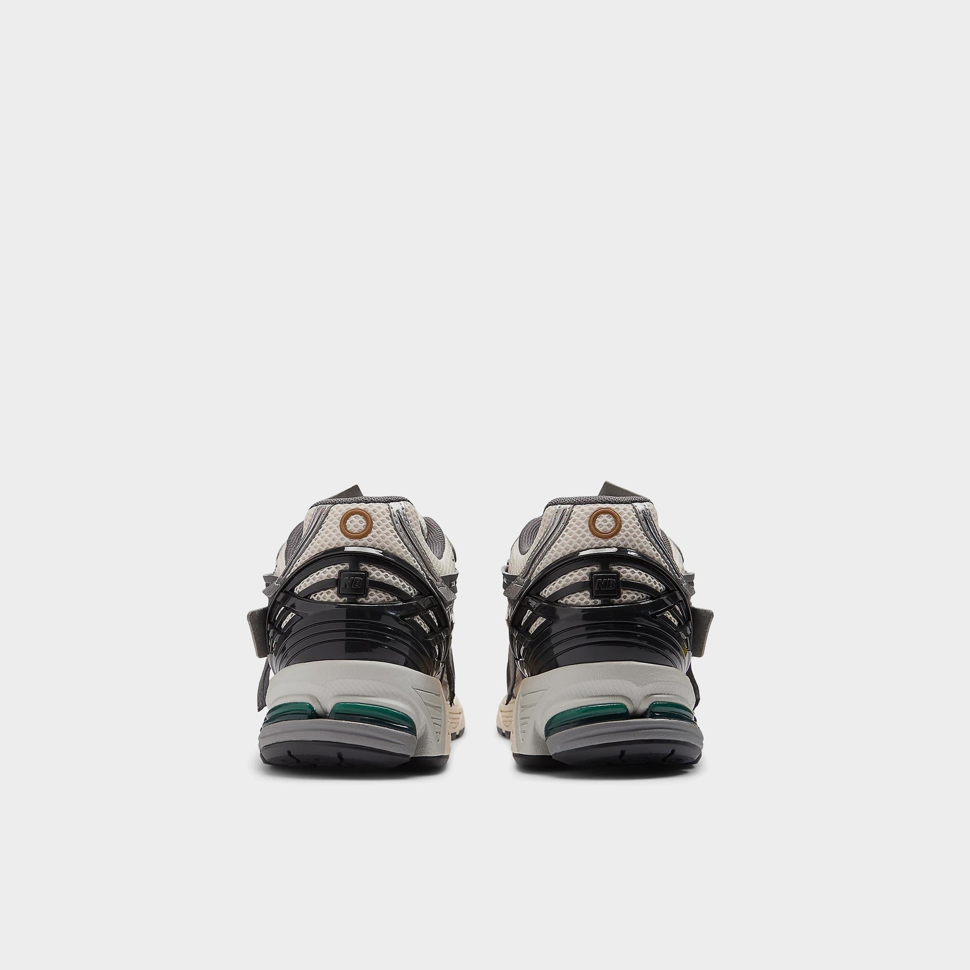 New Balance M1906 AD in Farbe silver_metallic_castlerock