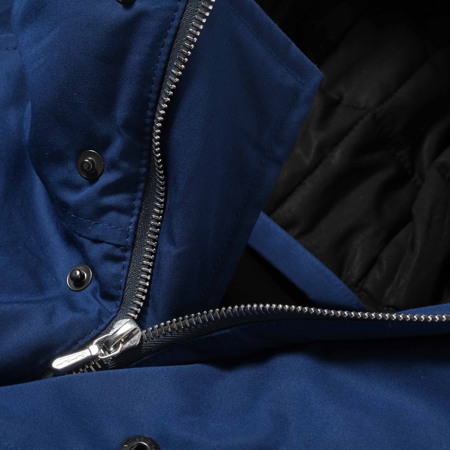 OMEN Jacke Megumi Eta Proof Steppfutter in Farbe royalblau