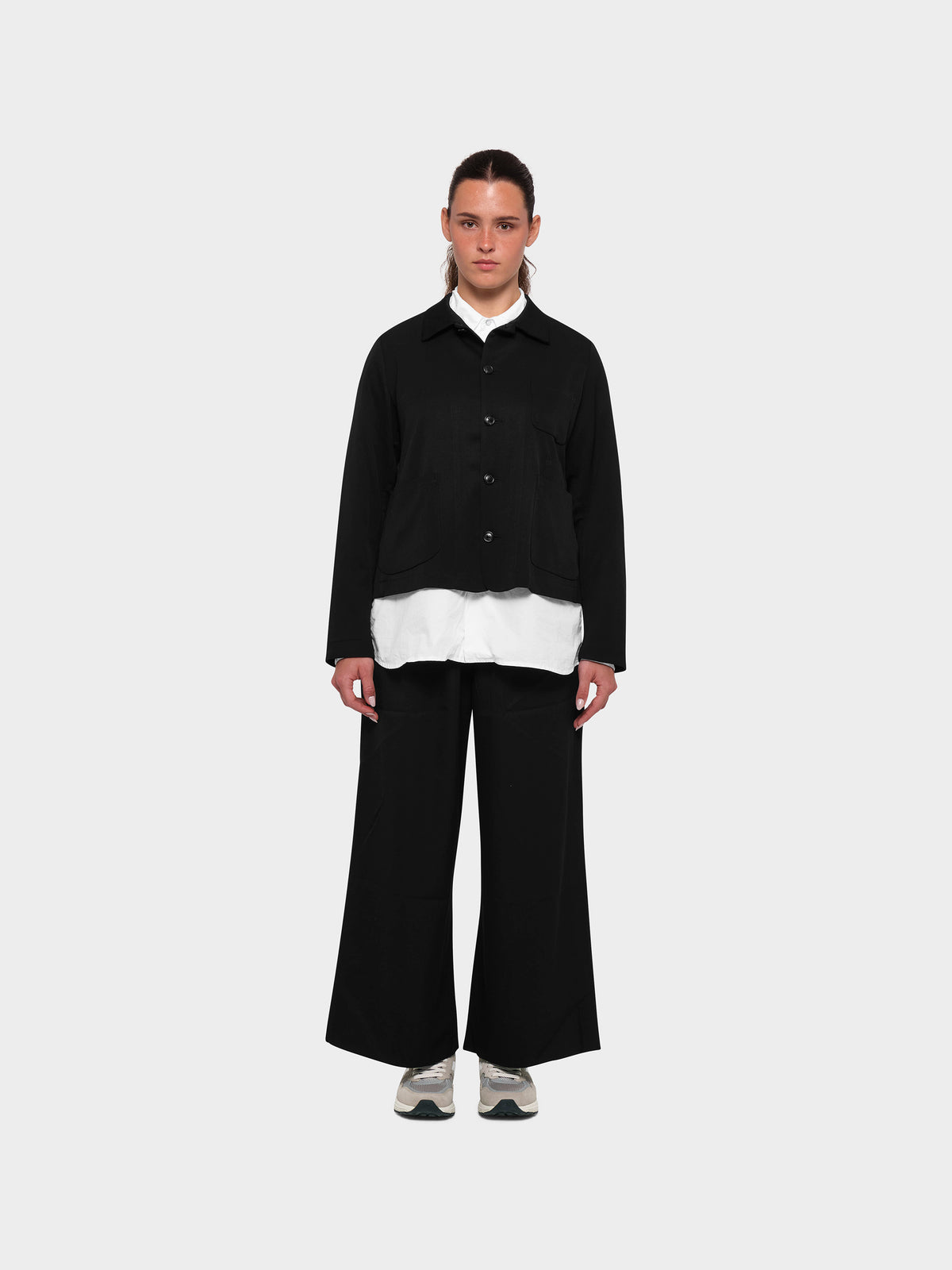 OMEN Sakko Saphir Olivi am model