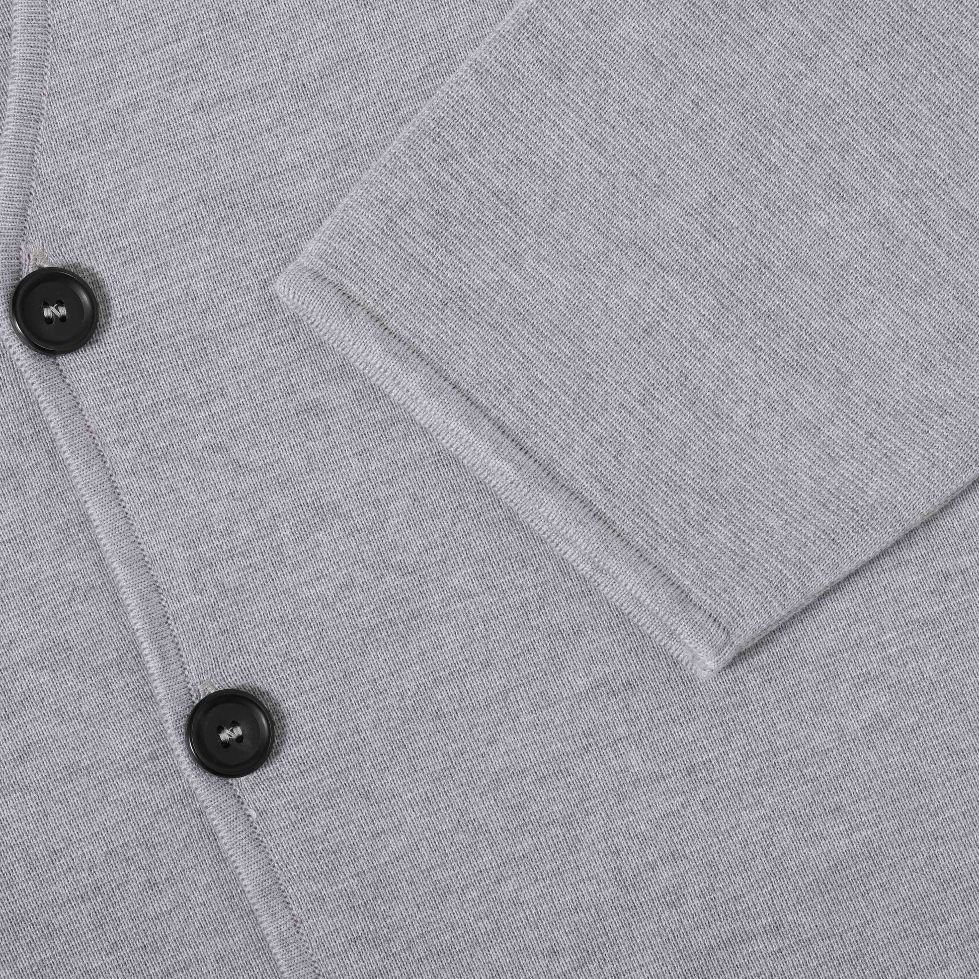 OMEN Strickjacke Buttercup PS in Farbe hellgrau