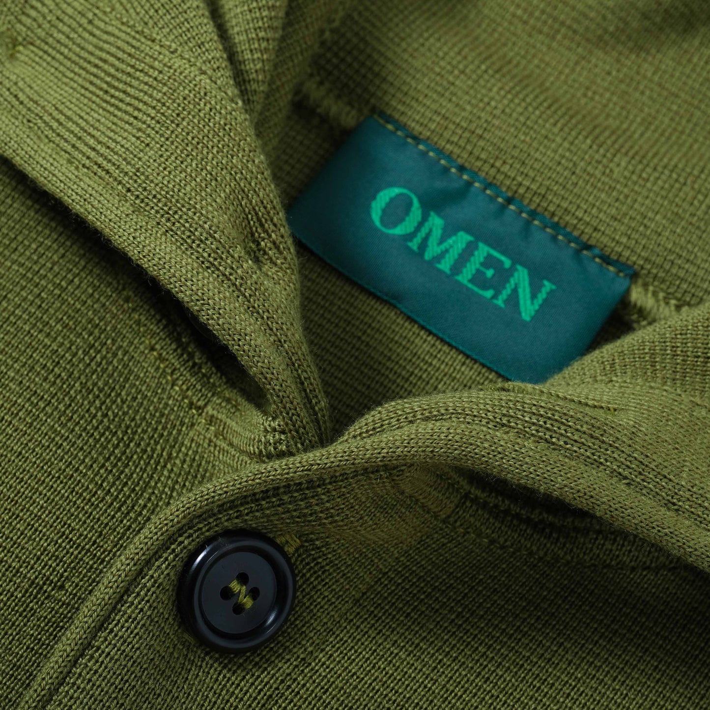 OMEN Strickjacke Tömmchen Kapuze PS in Farbe moss