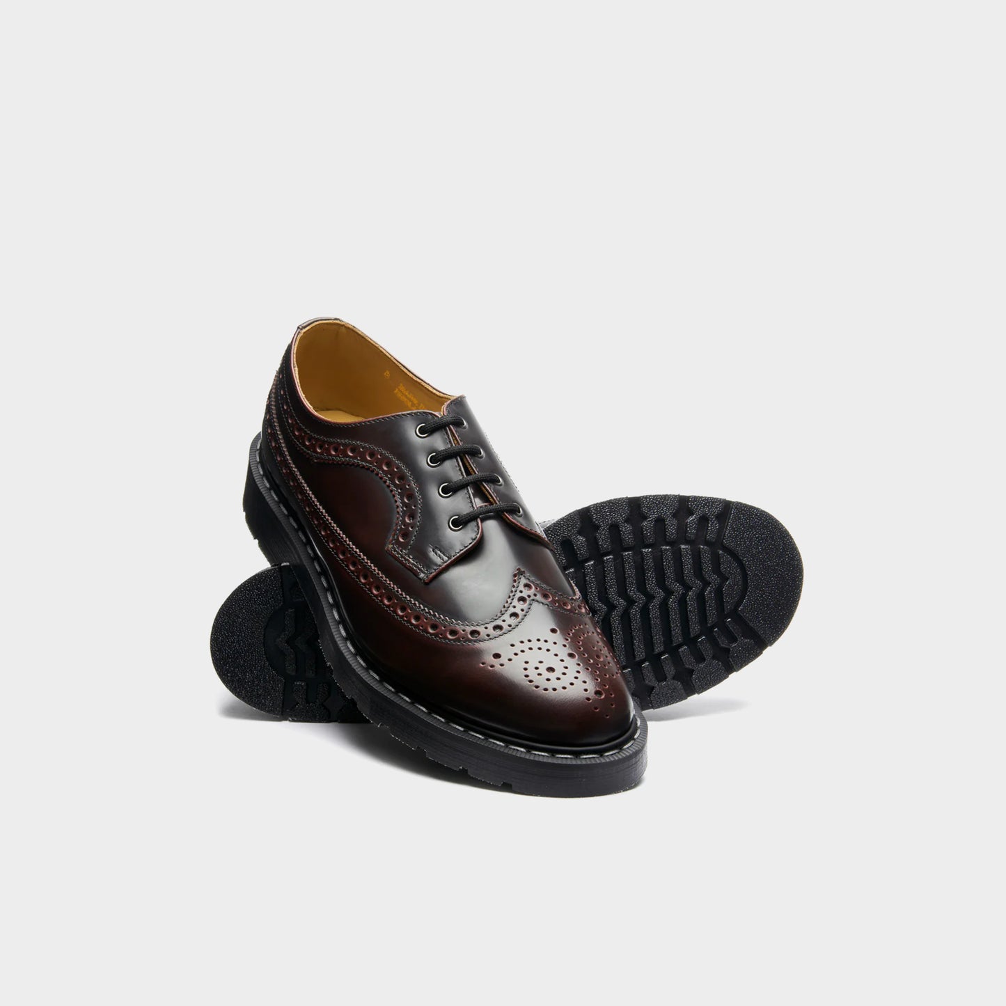 Solovair Burgundy Rub-Off 4 Eye American Derby Brogue Shoe in Farbe burgundy