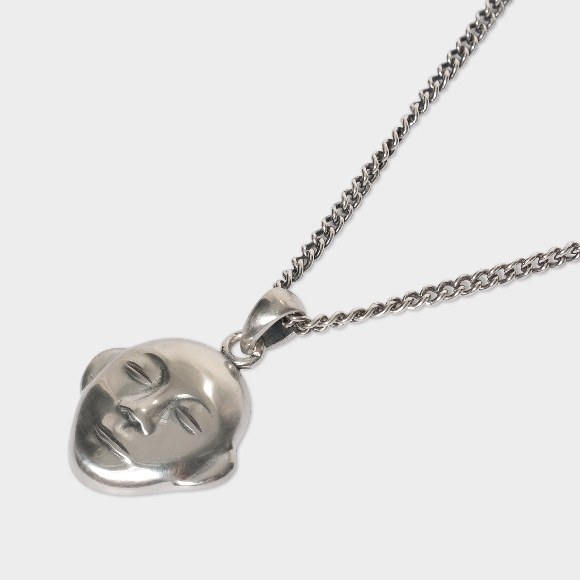 SDN X OMEN OMEN Face Pendant Necklace in Farbe silver