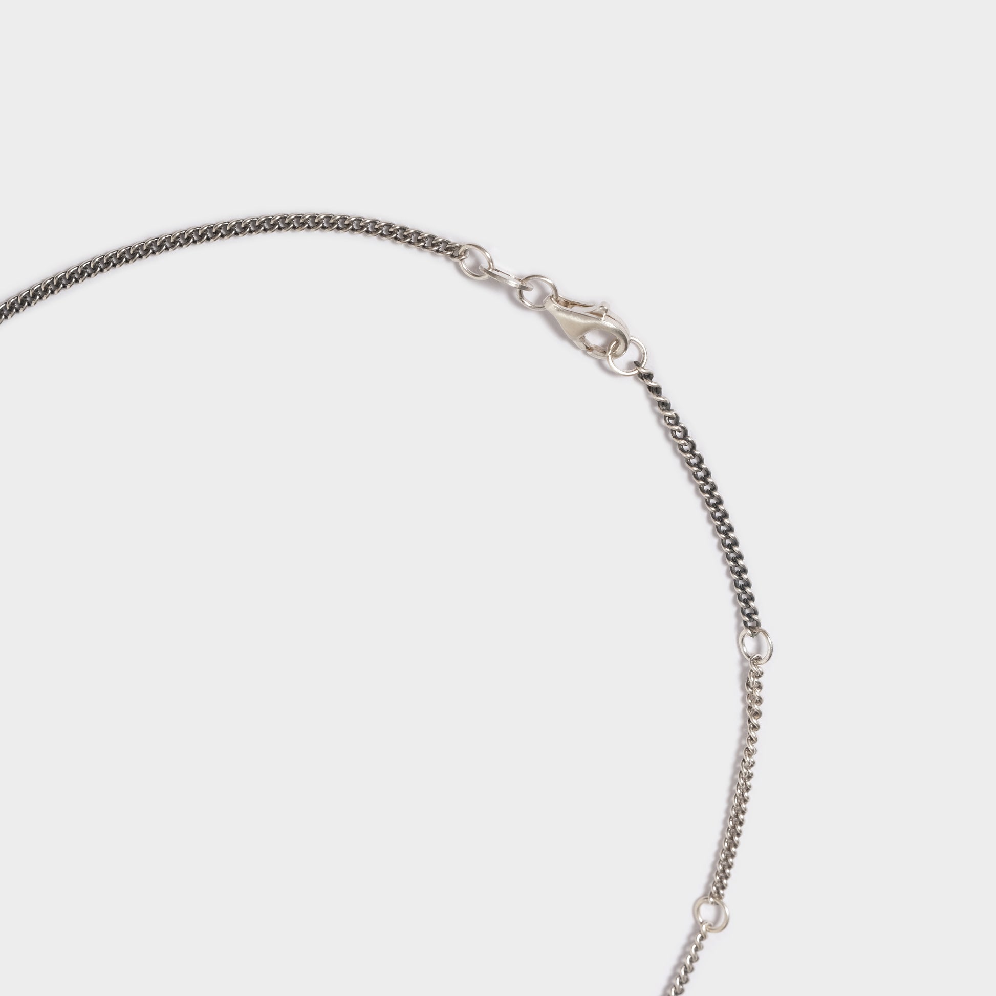 SDN X OMEN OMEN Face Pendant Necklace in Farbe silver