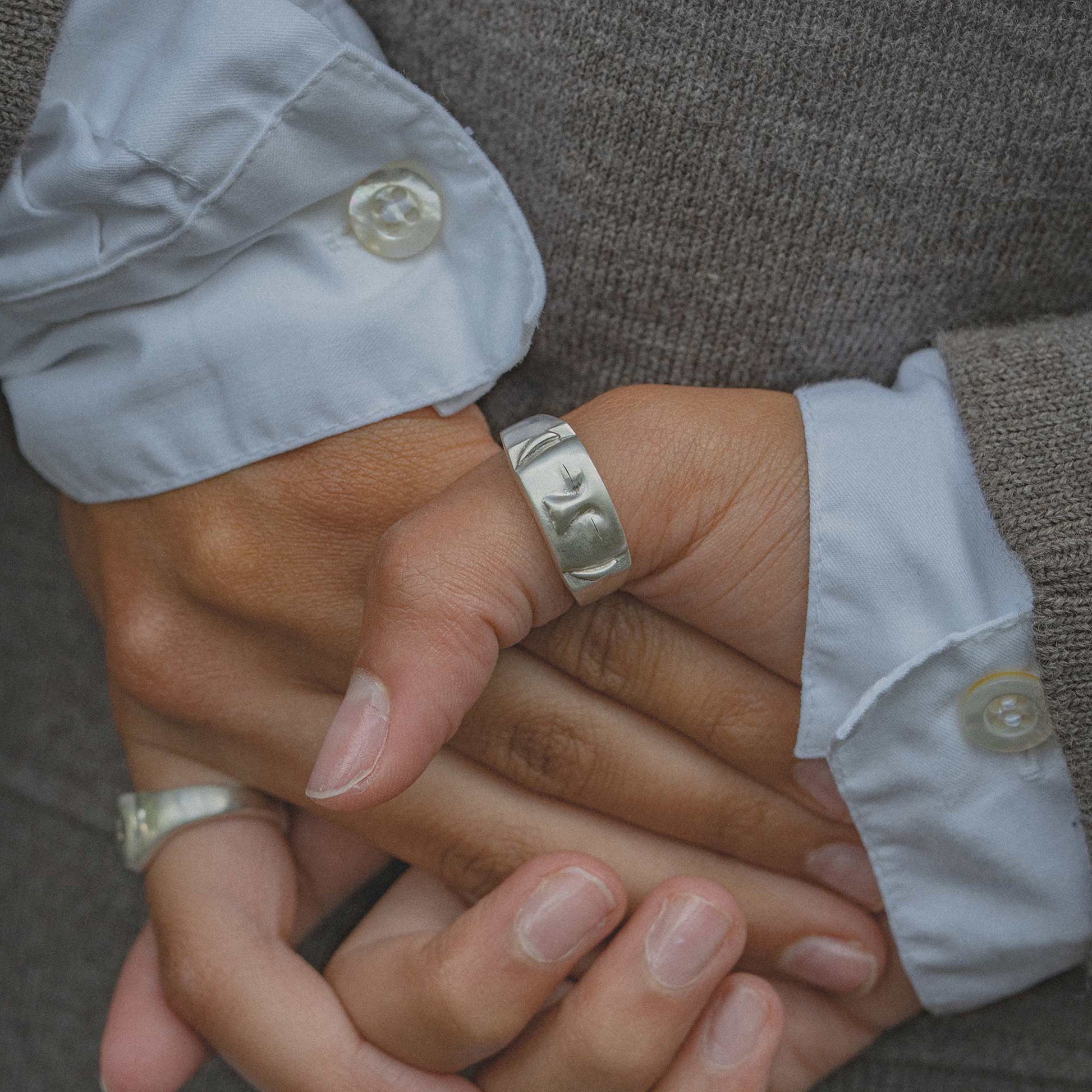 SDN X OMEN Ring OMEN Rectangle Ring am model