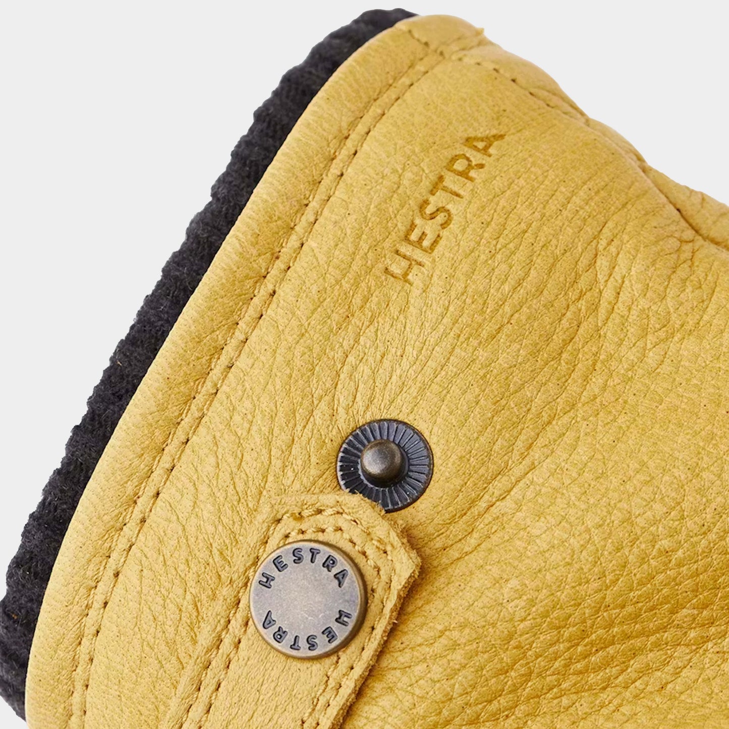 Hestra Utsjö in Farbe yellow