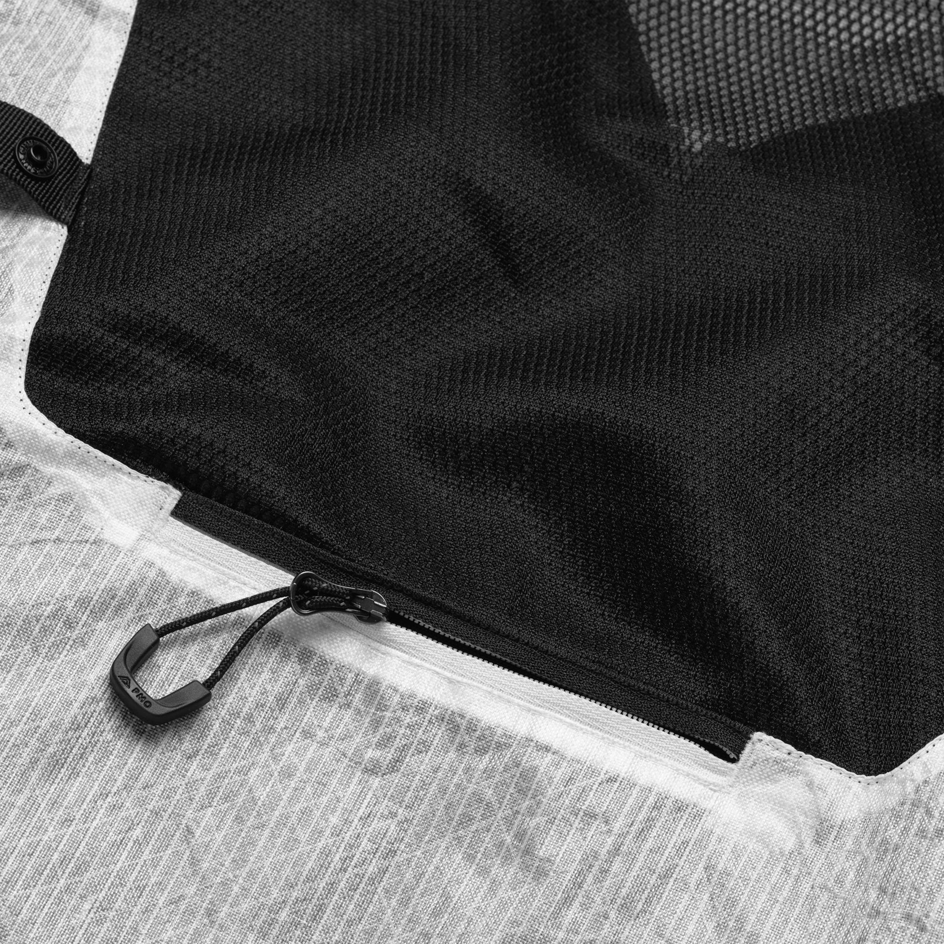 Db Journey x Purple Mountain Observatory Weste ALUULA Modular Vest in Farbe white_black