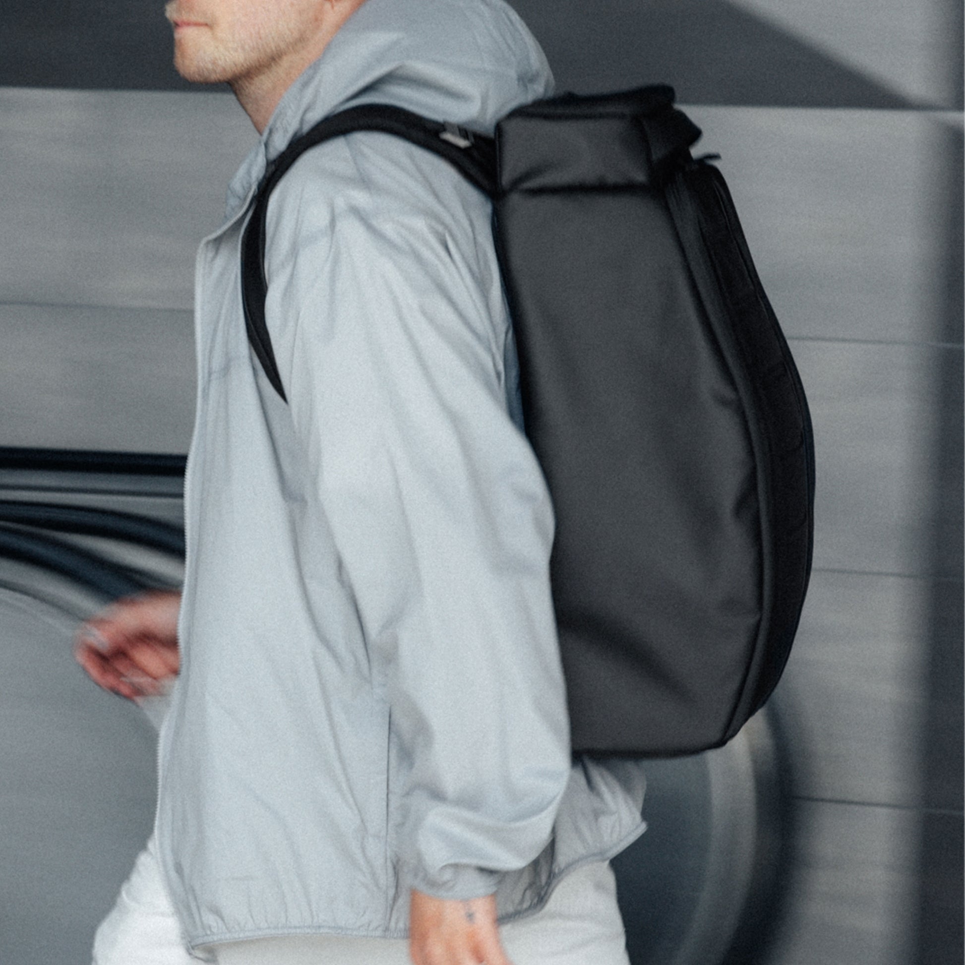 Db Journey Hugger Backpack 30L in Farbe blackout